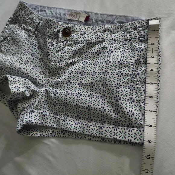 SO Heritage Women 7 Moroccan Print White Navy Green Cuffed Chino Short Shorts - Picture 4 of 7